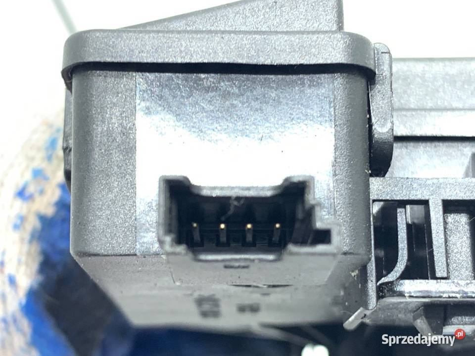 ZAMEK KLAPY TYŁ BMW E90 SedanLimuzyna 7840617