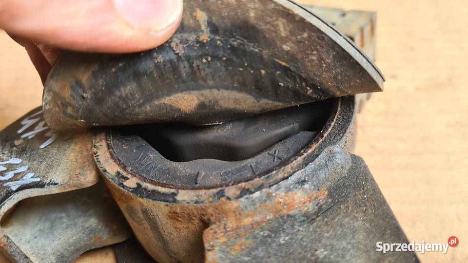 Suzuki Ignis MH SUBARU G3X Justy poduszka Legnica