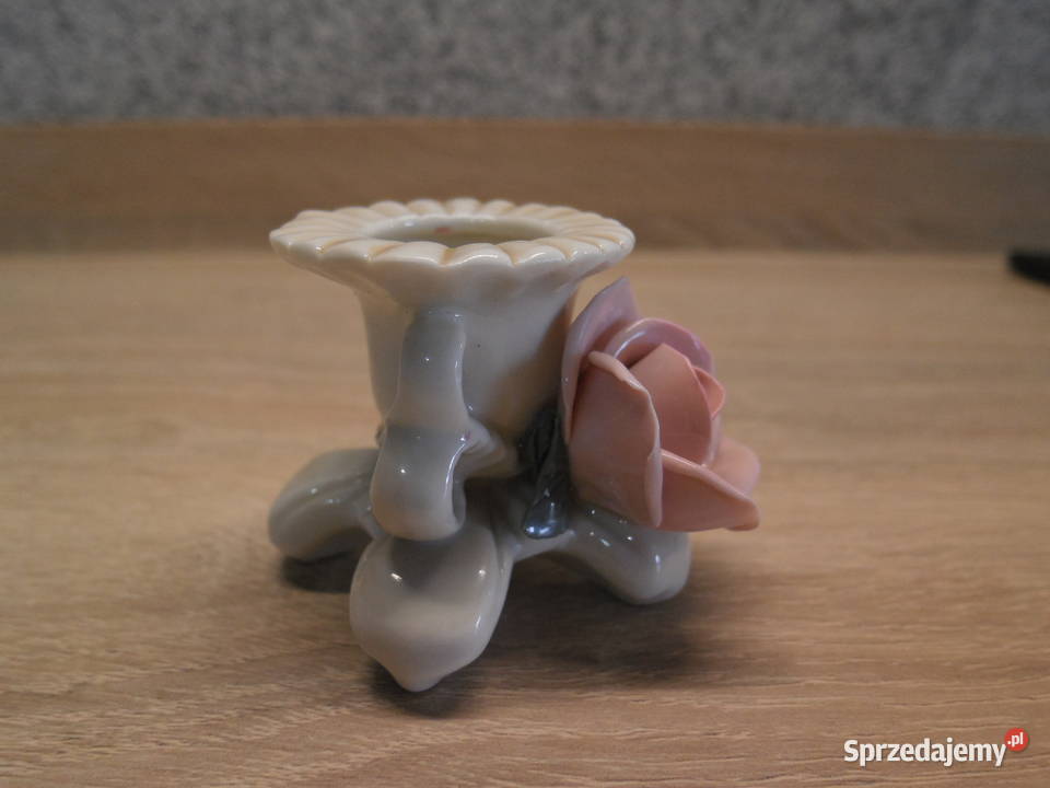 Świecznik Karl Ens Volkstedt Porcelana i szkło wielkopolskie Raszków