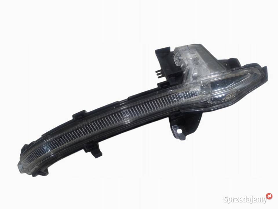 KIERUNKOWSKAZ LUSTERKA PRAWY AUDI A6 C8