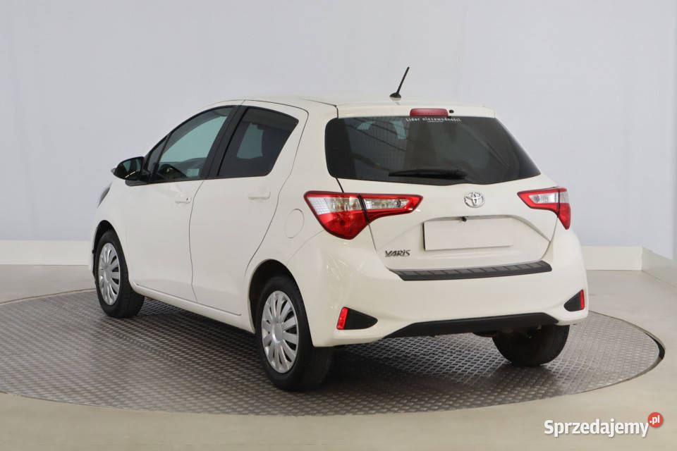 Toyota Yaris 15 Dual VVTi kamera cofania