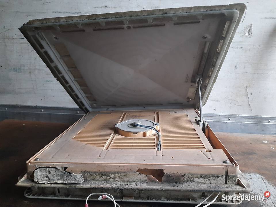 Szyberdach z wiatrakiem 12V do przyczepy Skokowa