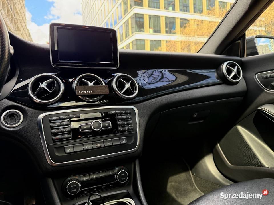 MercedesBenz CLA 250 4Matic 7GDCT AMG Line 1991cm3 Warszawa