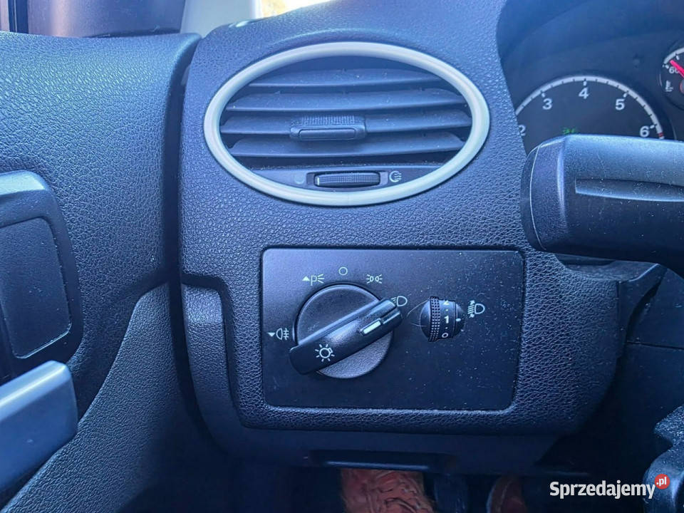 Ford Focus 16 Benzyna 115 klimatyzacja el Szyby Słupsk sprzedam