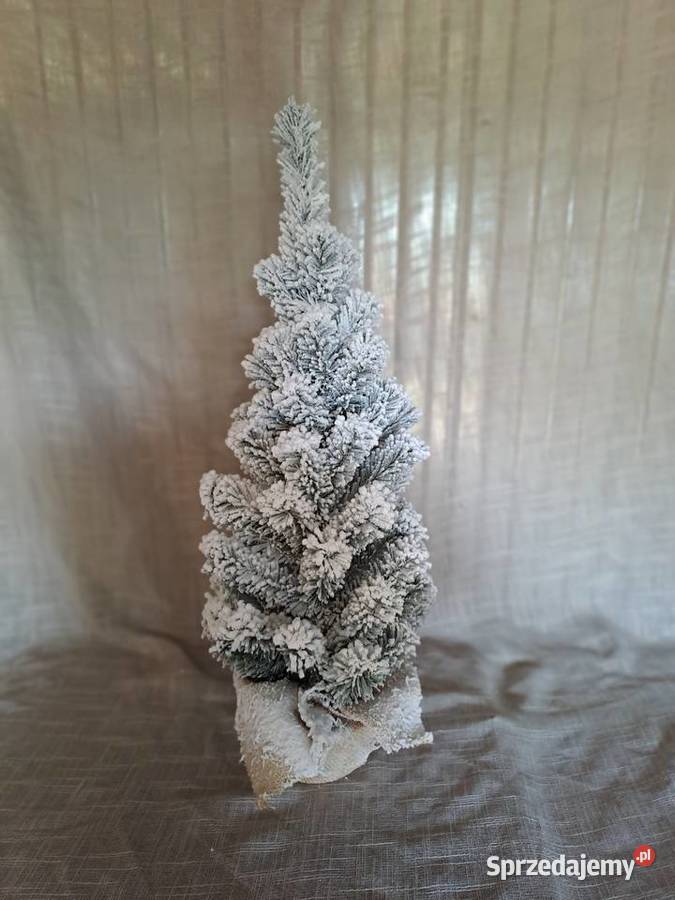 Świąteczne śnieżone stroiki na stół drzwi komode