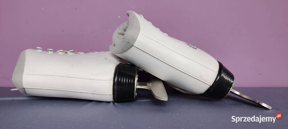 Łyżwy CCM dziecięce figurowe w super stanie 34 sprzedam