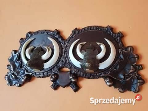 Rzeźbiona podkładka pod 2 oręża dzika Odolanów