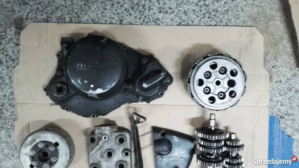 Części suzuki rg ts 80 głowica pokrywa skrzynia Części motocyklowe Łapanów
