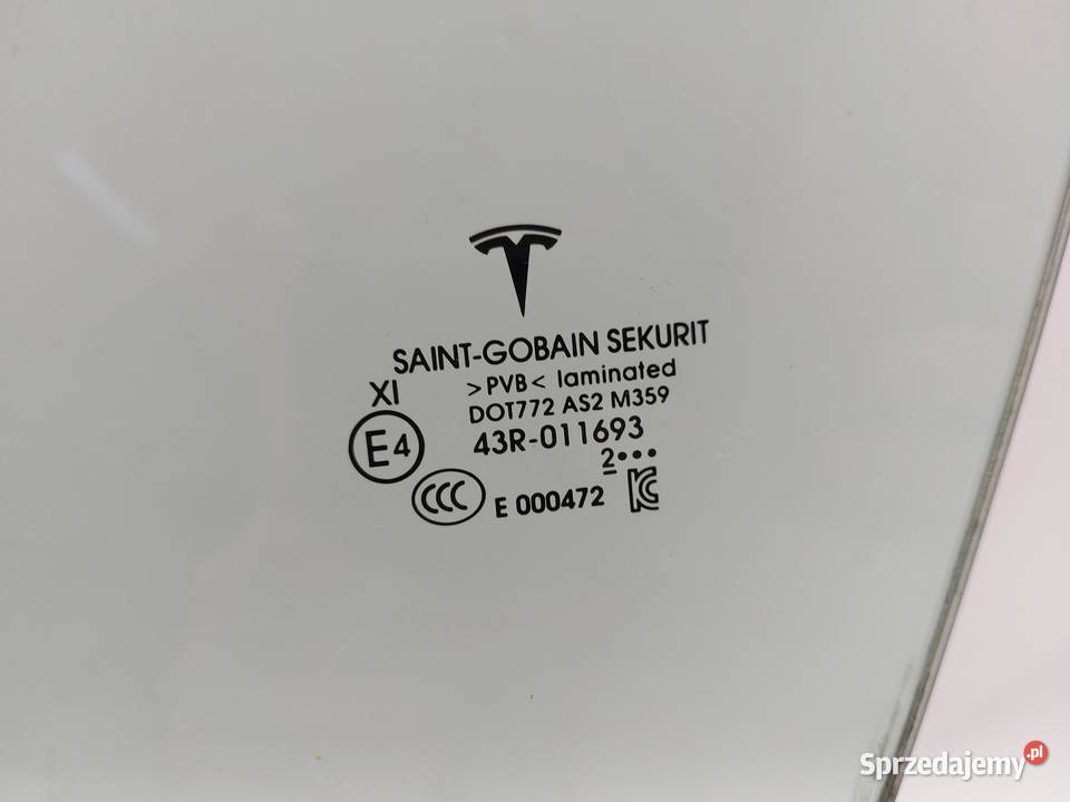 TESLA MODEL Y 2022 Szyba przód lewa podwójna