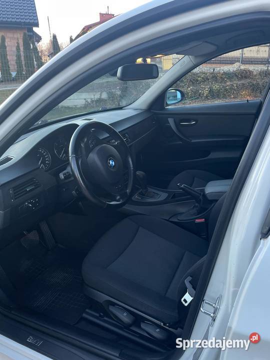 BMW E90 320D biała automat światła do jazdy dziennej Połom Duży