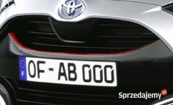 TOYOTA Yaris Listwa ozdobna zderzaka przod red Kąty Wrocławskie