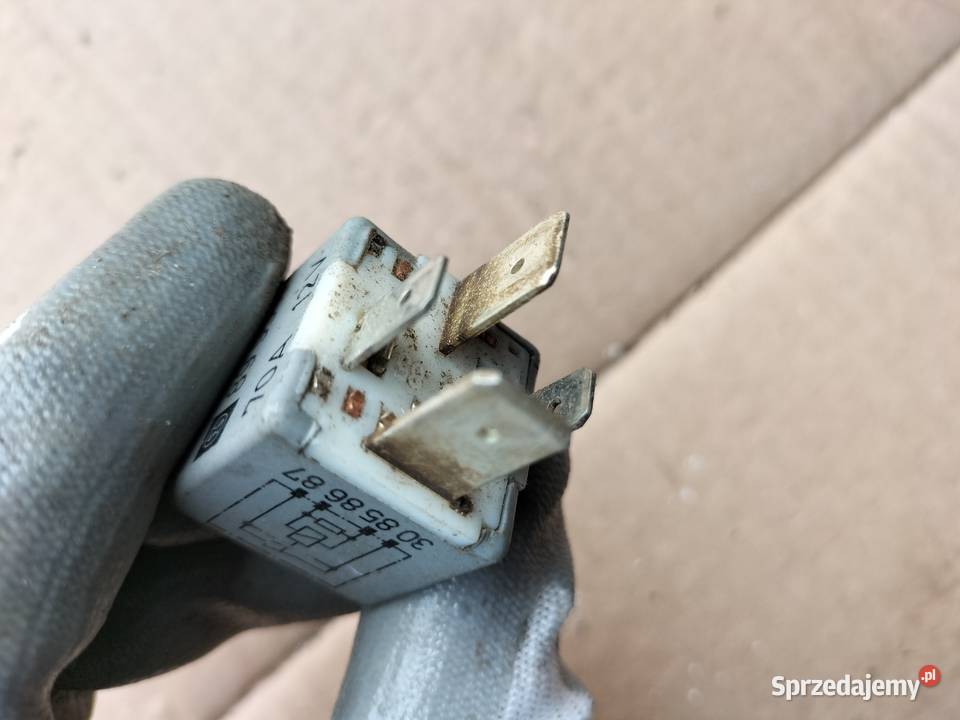 PRZEKAŹNIK 213 443951253J AUDI VW Kamień-Kolonia sprzedam