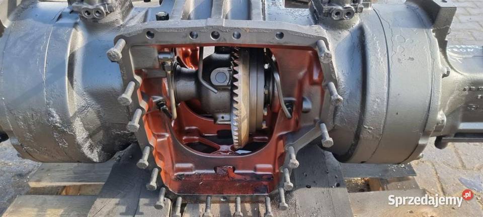 OBUDOWA TRAKTOR DEUTZ FAHR AGROTRON 135 osobowe Pozostałe Lipno