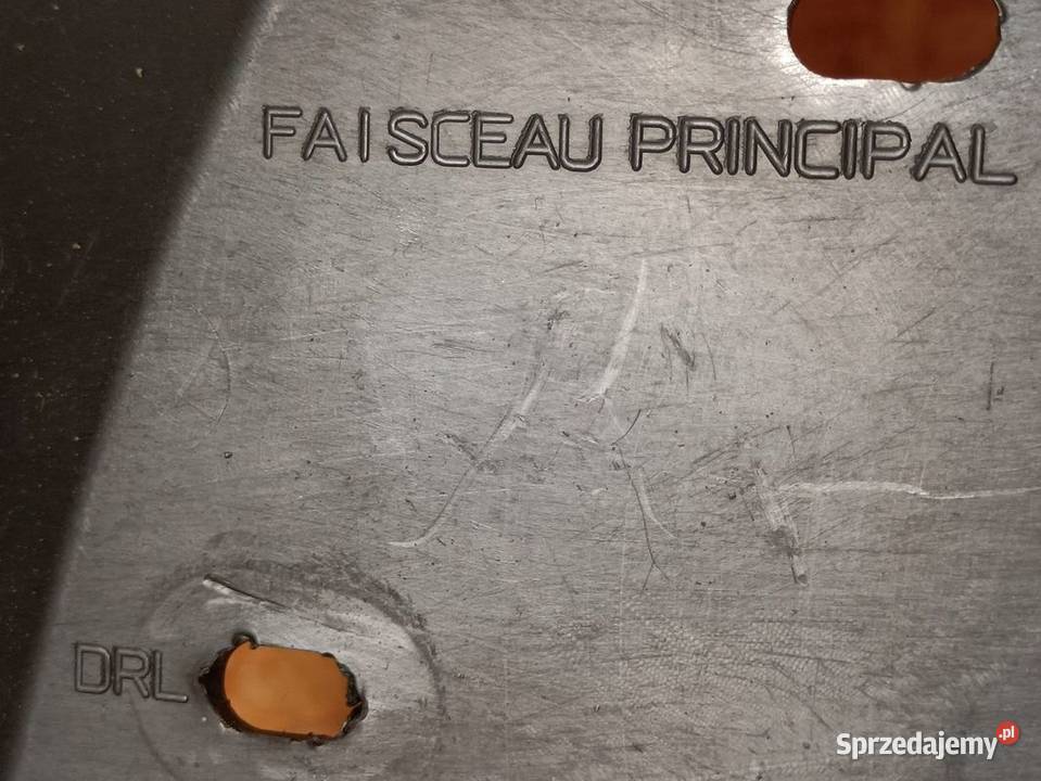 PEUGEOT 3008 II LIFT ŚLIZG MOCOWANIE ZDERZAKA Pleszew