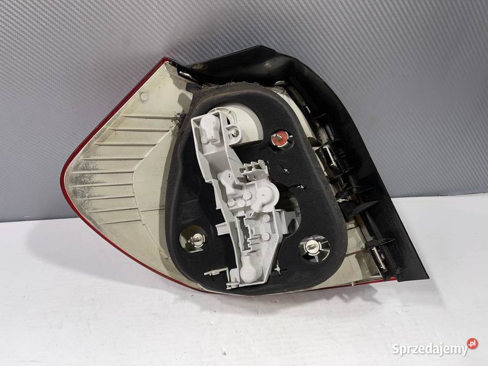 BMW E87 PRAWA LAMPA TYŁ Ostroróg