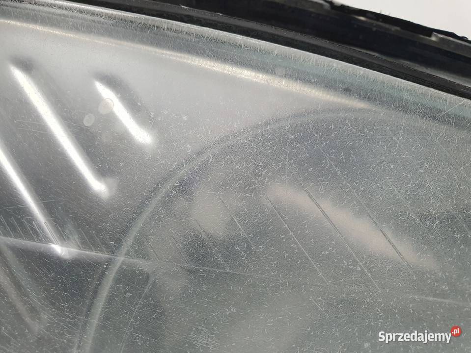 LAMPA PRAWA Ford Focus Mk1 9801r PRZEDNIA prawy Rudka sprzedam