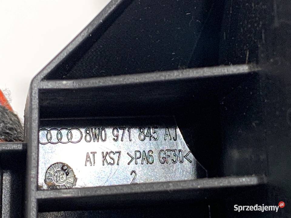 SKRZYNKA BEZPIECZNIKÓW AUDI A4 B9 8W0971845AJ