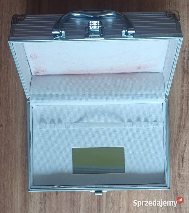 Sprzedam walizkę kosmetyczna pustą Lubin sprzedam