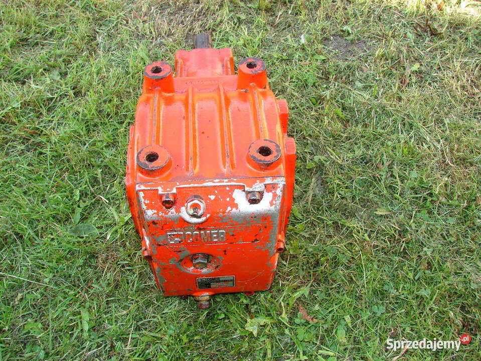 Przekładnia kątowa WOM do maszyny rolniczej