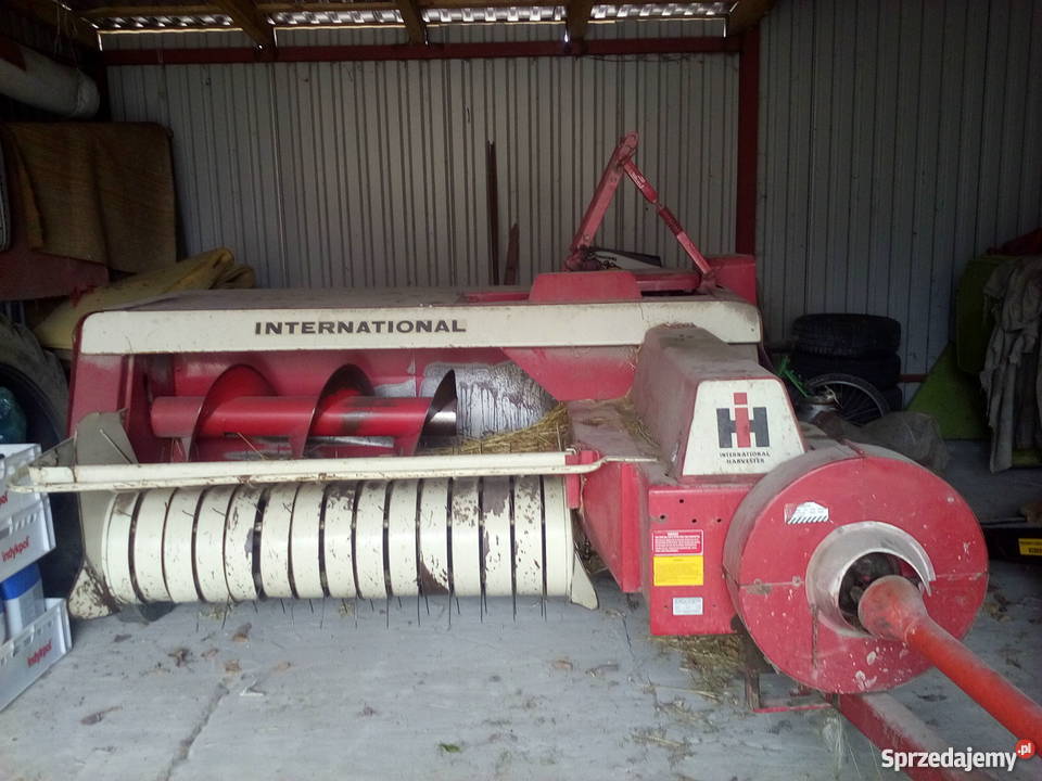 Prasa kostkująca International 440 Chodel