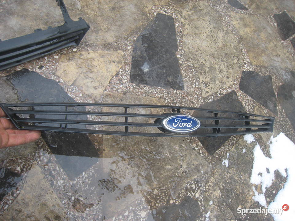 Grill atrapa chłodnicy wlot powietrza Ford Focus osobowe Kraków