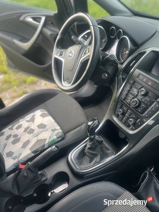 Opel astra 2014 benzyna