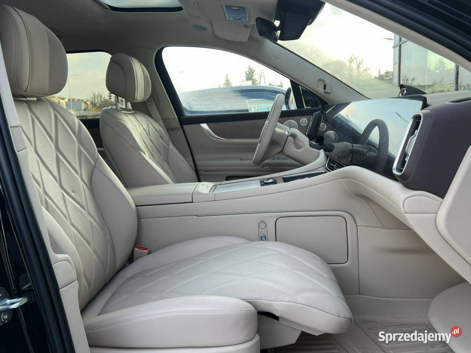 Aito M9 AITO M9 Ultra 6Seat 4WD HREV 15T 365kw Piotrków Trybunalski