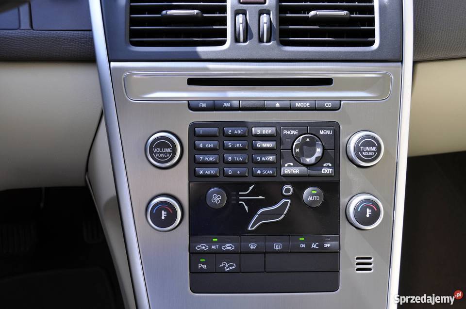 VOLVO XC60 Momentum D5 AWD 205 24D Skóra komputer pokładowy Piaseczno