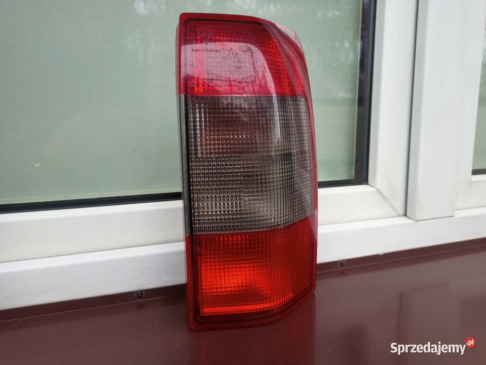 Opel Omega B kombi Caravan lampa tył tylna prawa Sieradz