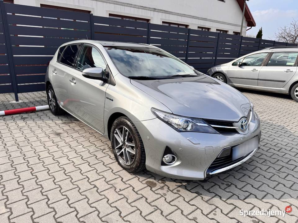Toyota Auris 18 Hybryda Hak 99KM Kraków