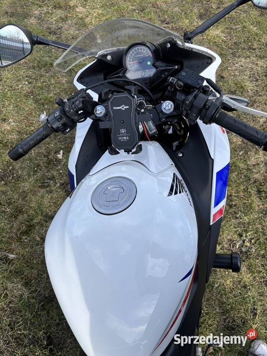 HONDA CBR125R JC50 2015 Honda Trawniki sprzedam