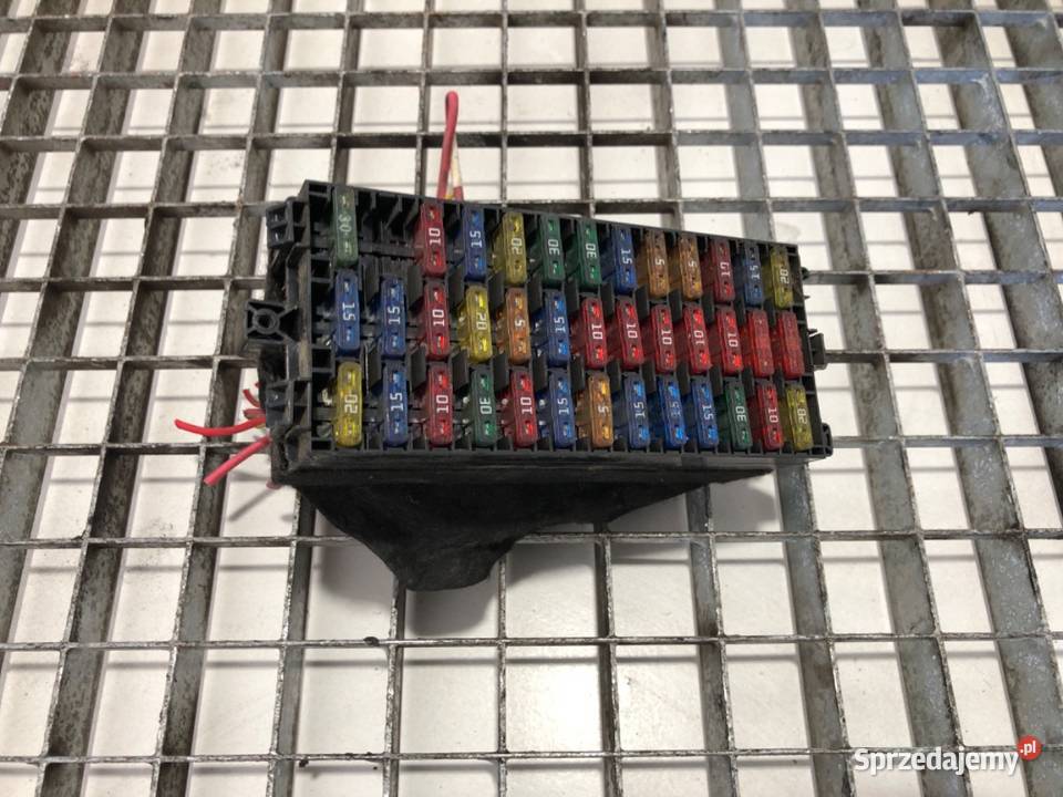 SKRZYNKA BEZPIECZNIKÓW RENAULT MASTER II