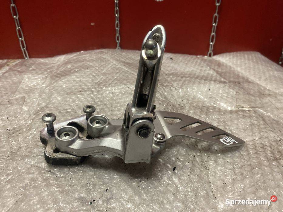 Suzuki GSXR 600 750 lewy set podnóżek C94 K8 K9