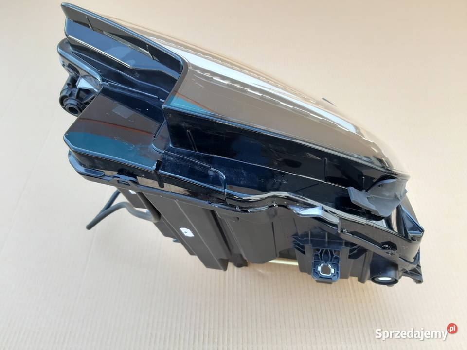 AUDI Q4 ETRON REFLEKTOR LEWY MATRIX LAMPA LEWA osobowe