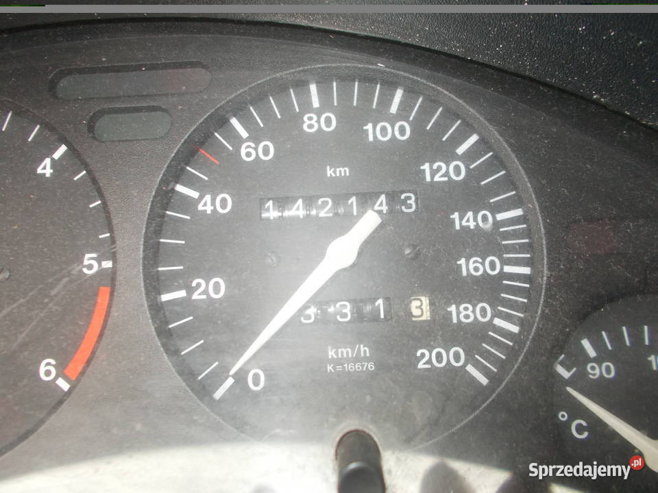 Opel corsa 10 1998r przebieg 142219 2300