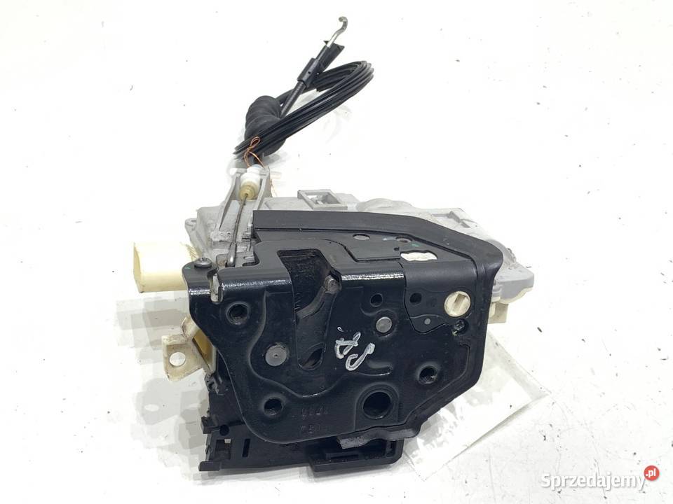 ZAMEK DRZWI PRAWY PRZÓD VW PASSAT B7 Kombi