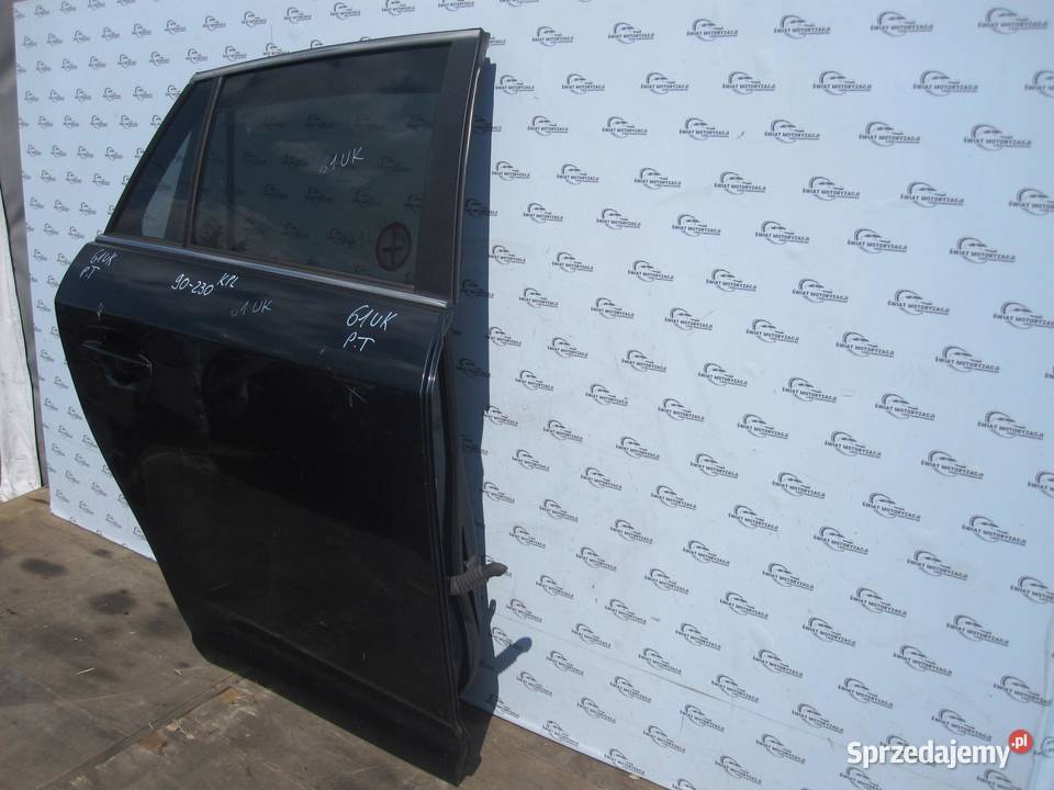 TOYOTA AVENSIS T27 III 10r drzwi prawe tył