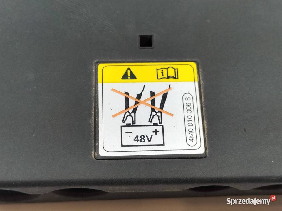 SKRZYNKA BEZPIECZNIKÓW 4M0941828B 40 TDI 435