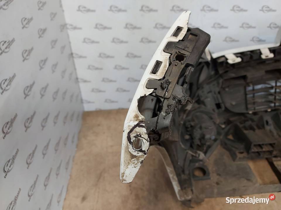 RENAULT MEGANE III 10r Zderzak przód przedni Kielce sprzedam