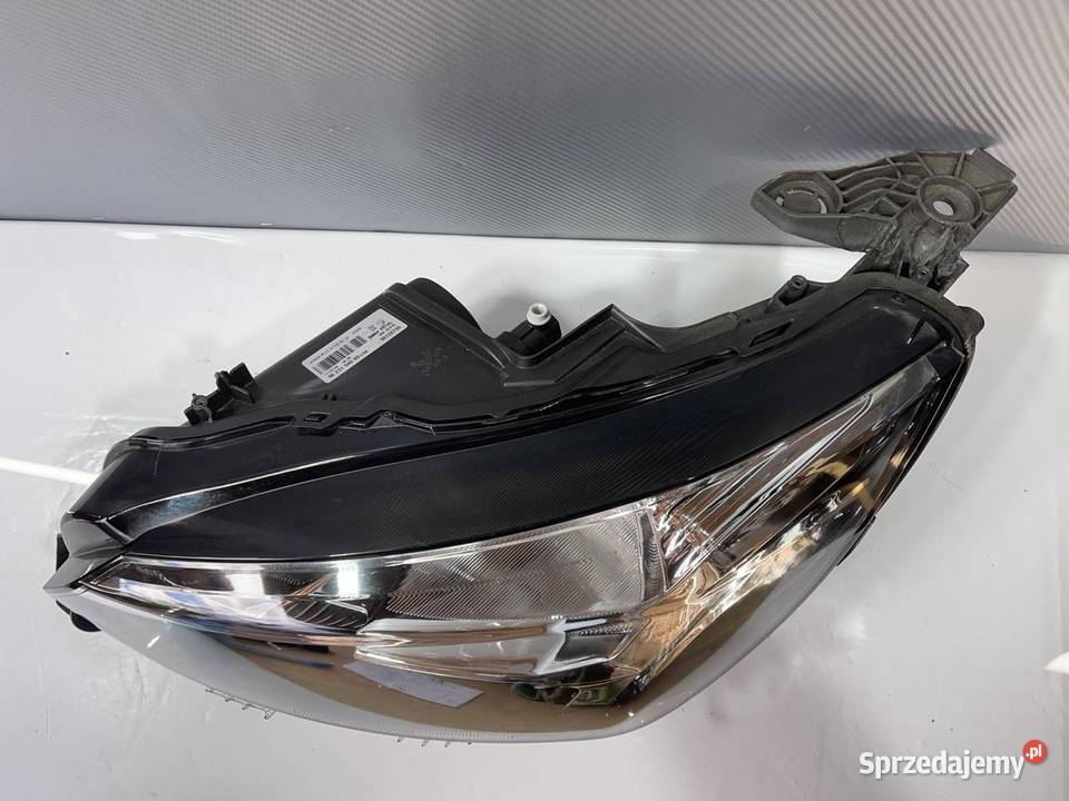 PEUGEOT 208 LEWA LAMPA PRZÓD Ostroróg sprzedam
