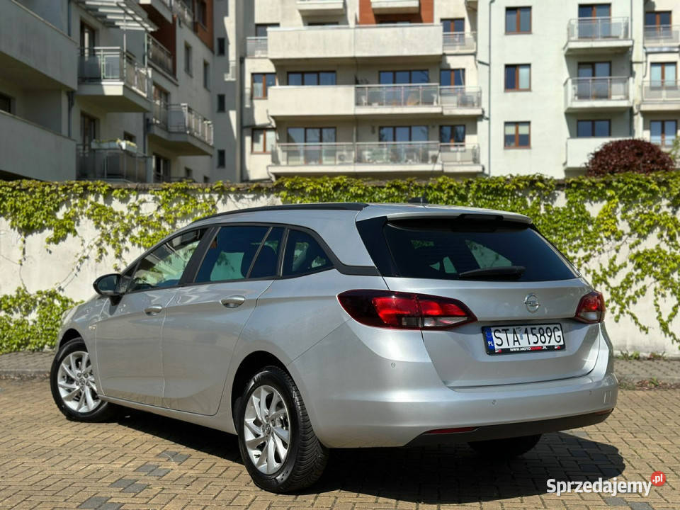 Opel Astra 14 145 Faktura VAT 23 K 20152021 lakier metallic Tarnowskie Góry