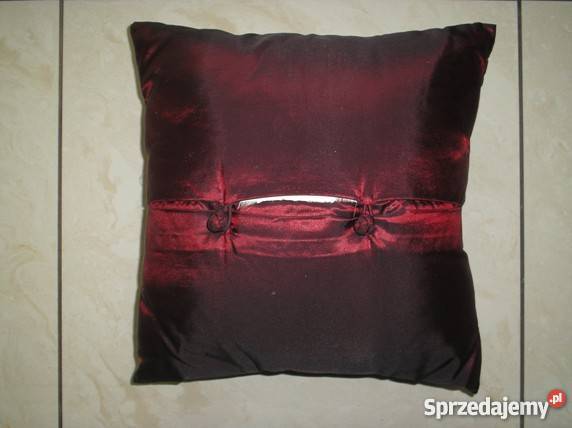 Mała poduszka dekorowana cekinami 30 x 30