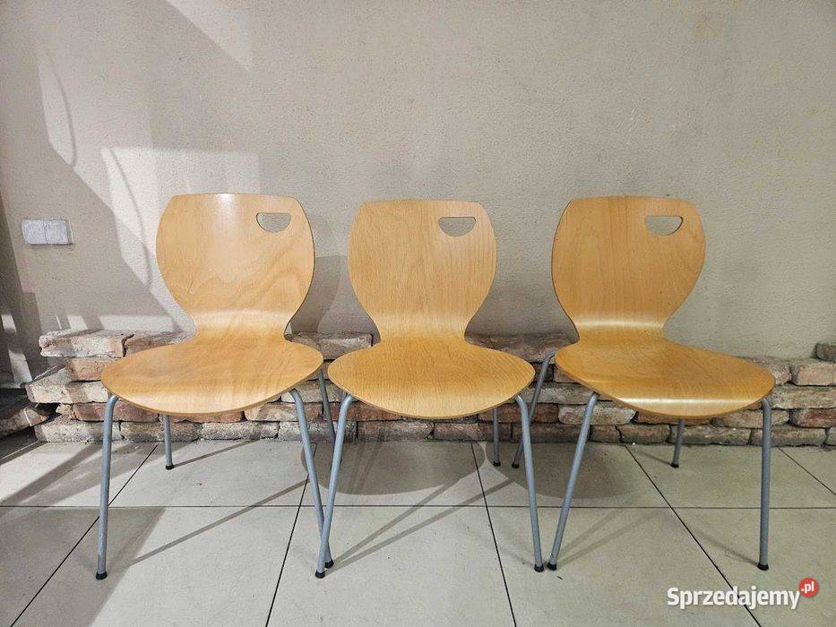 Krzesła bukowe sztaplowane 19 sztuk idealne do Góra