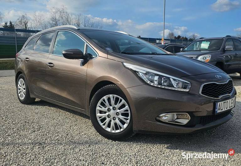 Kia Ceed 2014 LED super stan Benzyna ładny nieuszkodzony Kutno