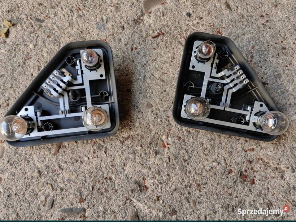 Wkład lampy klapy bagażnika BMW E39 kombi lewy osobowe Żory