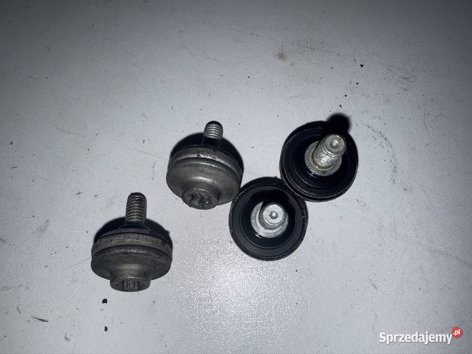 Śruby mocowanie pokrywy głowicy BMW F900R K83 Ostrów Wielkopolski