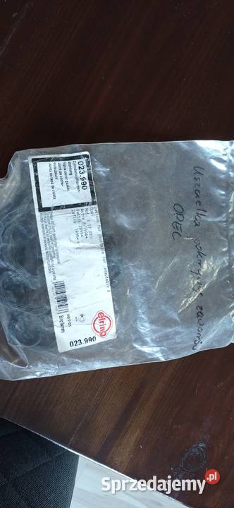 Uszczelka pokrywy zaworów opel omega B Nieledew