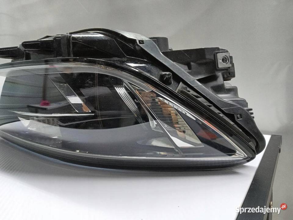 LAMPA PRZÓD PRZEDNIA PRAWA VW PASSAT B8 Lampy przednie