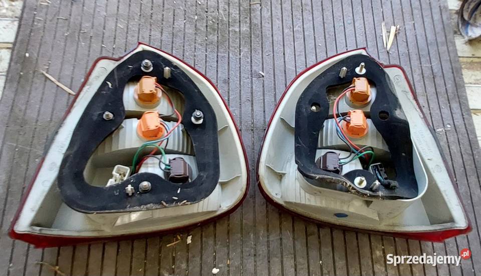 Mitsubishi Carisma lampa tył prawa lewa osobowe Byków