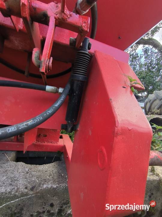 Rozsiewacz nawozu JARMET 1518M kujawsko-pomorskie Lucim